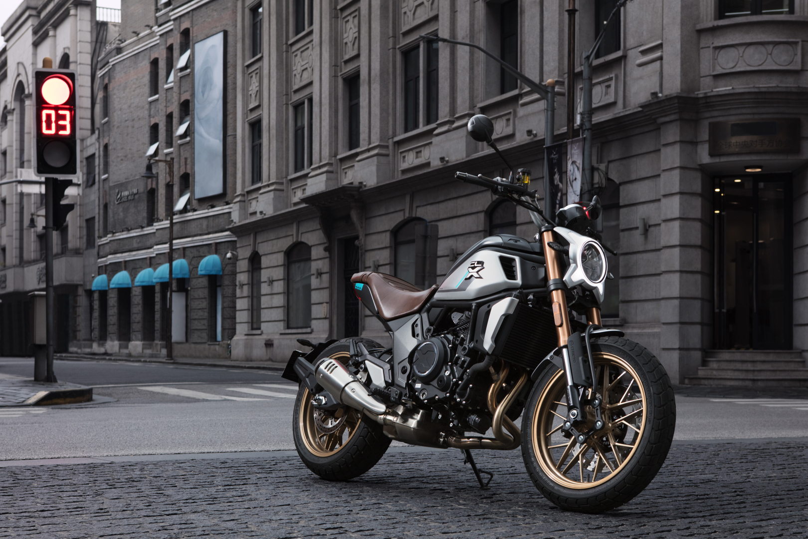 CFMOTO 700CLX Heritage (ABS)