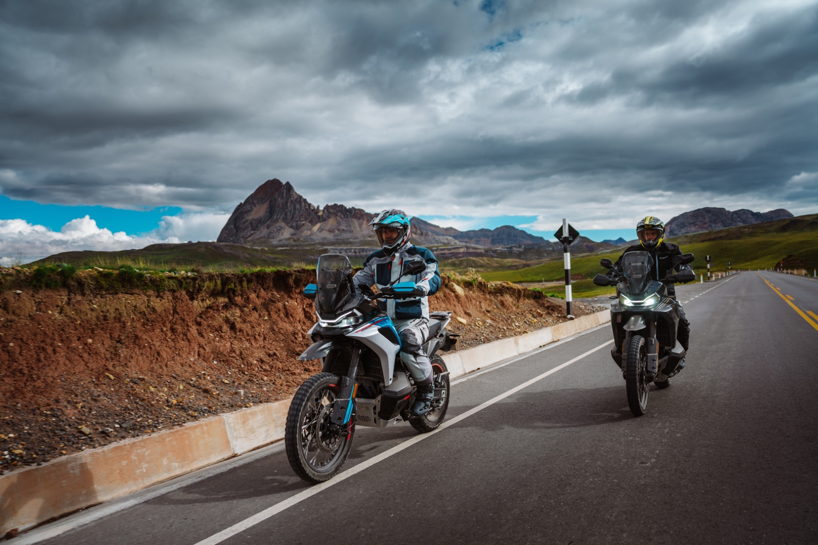 CFMOTO 800MT-Х Sport (ABS)